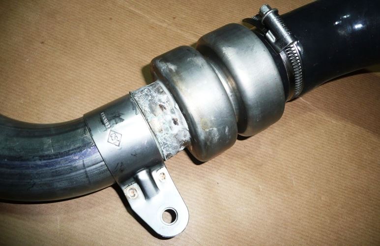 Przewód powietrza doładowania turbo Renault Megane II 1.9 Dci
