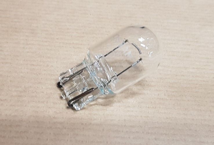 Żarówka 12V W21W cokół W3x16d