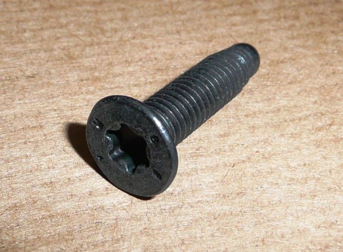Śruba klamki wewnętrznej M6x1-26 mm