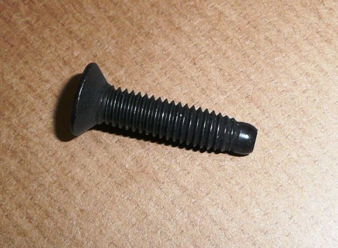 Śruba klamki wewnętrznej M6x1-26 mm
