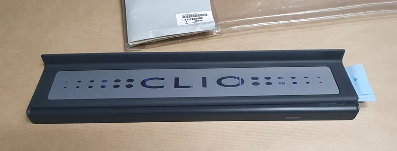Listwa ozdobna progu Renault Clio III