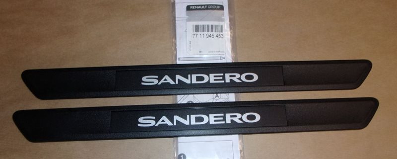 Nakładki na progi Dacia Sandero III