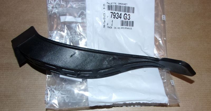 Uchwyt otwierania maski Citroen C4 DS4