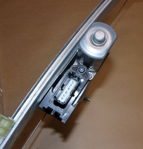 Podnośnik szyby elektryczny Dacia Duster II przód lewy