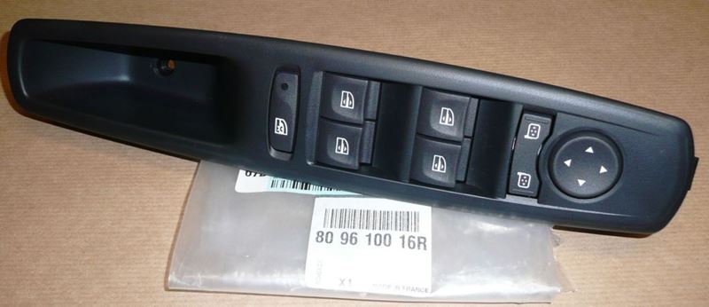 Przycisk podnoszenia i opuszczania szyb Renault Scenic III