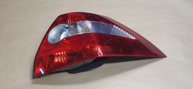 Lampa tylna Renault Megane II 02-05 lewa