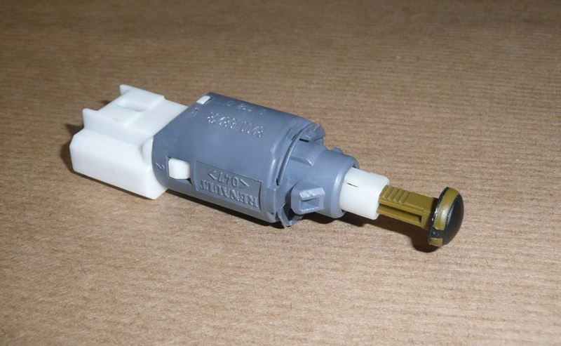 Włącznik świateł stopu Renault Kangoo II Megane II