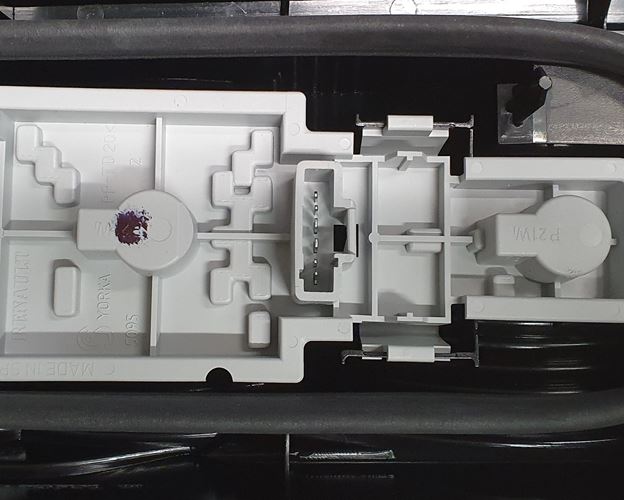 Lampa Tylna Prawa Oryginał - Renault Master II 03-09