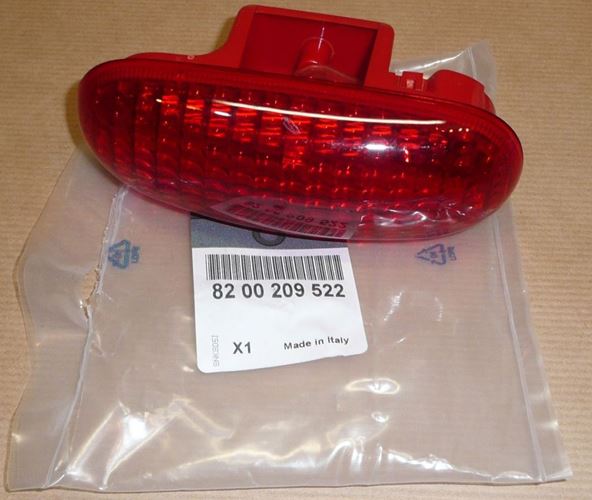 Lampa stopu Renault Trafic II 01-14
