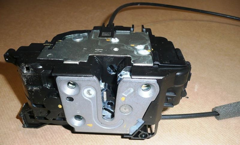 Zamek drzwi Renault Modus przód prawy