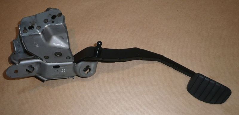 Pedał sprzęgła Renault Clio III 1.2 16V
