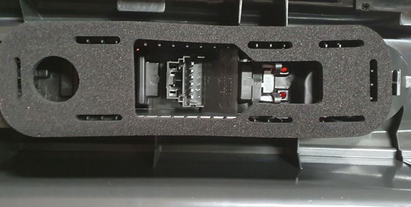 Lampa tylna Renault Trafic II prawa górna