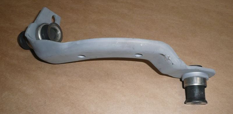 Wieszak kołyski silnika Renault Kangoo III prawy
