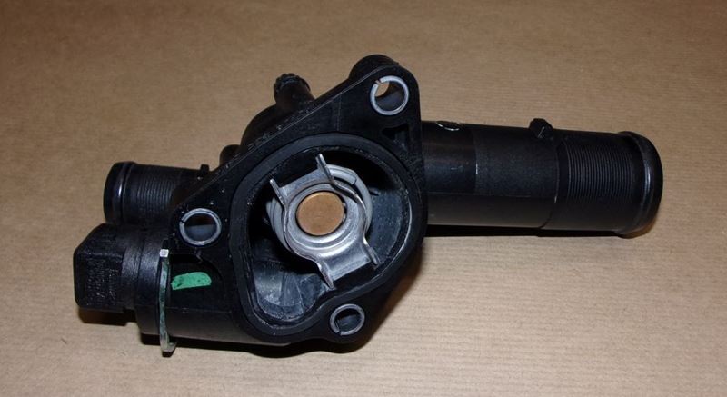 Obudowa termostatu Renault Megane II 1.5 D 03>