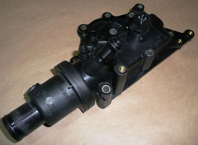 Obudowa termostatu Renault Clio III Kangoo 1.4