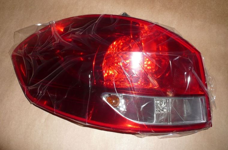 Lampa tylna Renault Clio III kombi lewa
