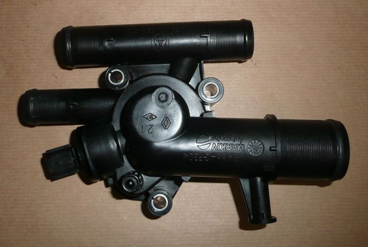 Obudowa termostatu Renault Megane II III 1.9 Dc