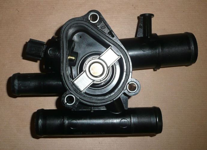 Obudowa termostatu Renault Megane II III 1.9 Dc