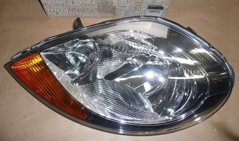 Reflektor Renault Trafic II lewy