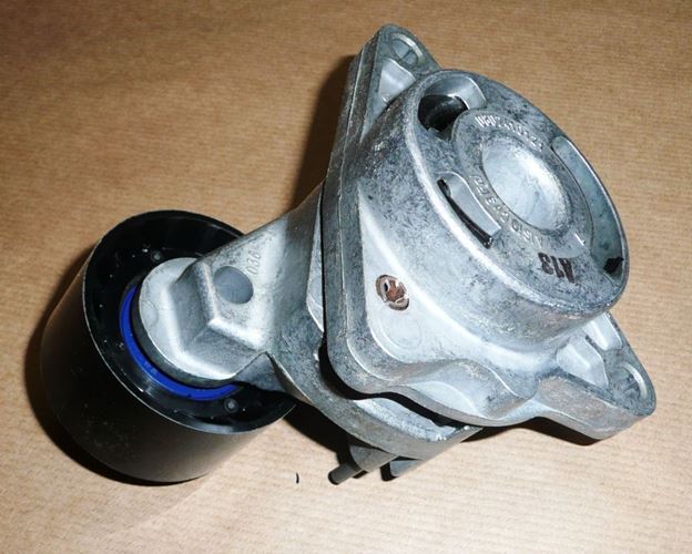 Napinacz alternatora Renault Master II 2.5 Dci