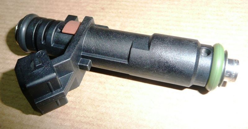 Wtryskiwacz Renault Clio III IV 1.2 06-11