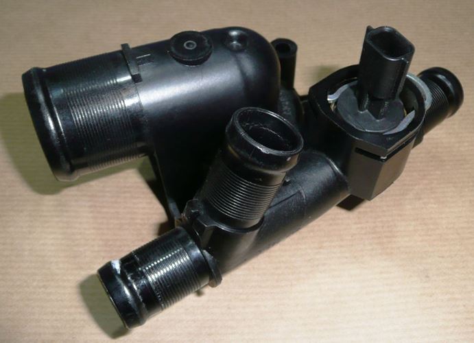 Obudowa termostatu Renault Laguna II 2.0 Dci