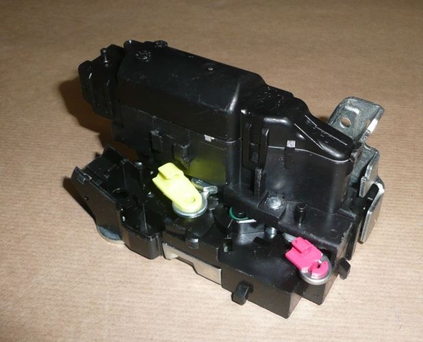 Zamek drzwi Dacia Lodgy tył lewy