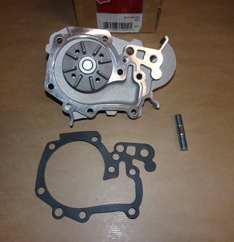 Pompa wody Renault Megane 1.6 I