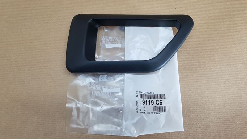 Ramka Klamki Lewa Citroën Berlingo