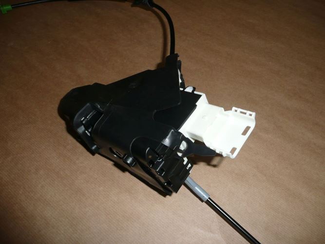 Zamek drzwi Citroen C4 przód lewy