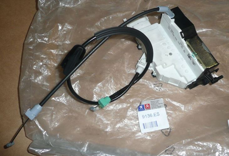 Zamek drzwi Citroen C4 przód prawy