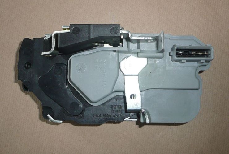 Zamek drzwi Peugeot 206 tył lewy