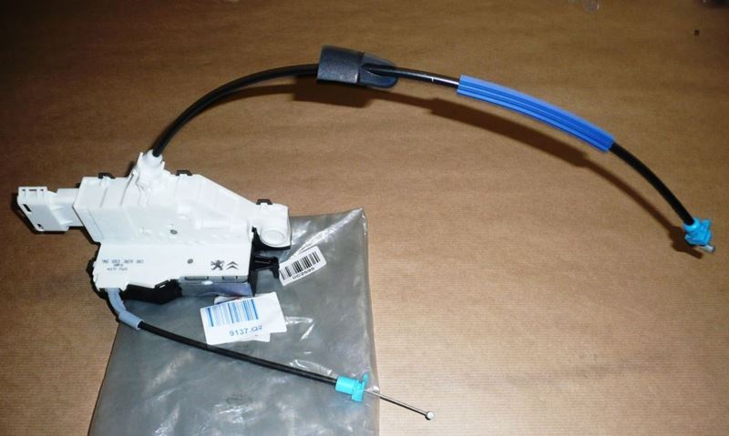 Zamek drzwi Citroen C4 tył lewy