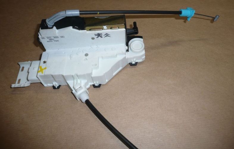Zamek drzwi Citroen C4 tył prawy