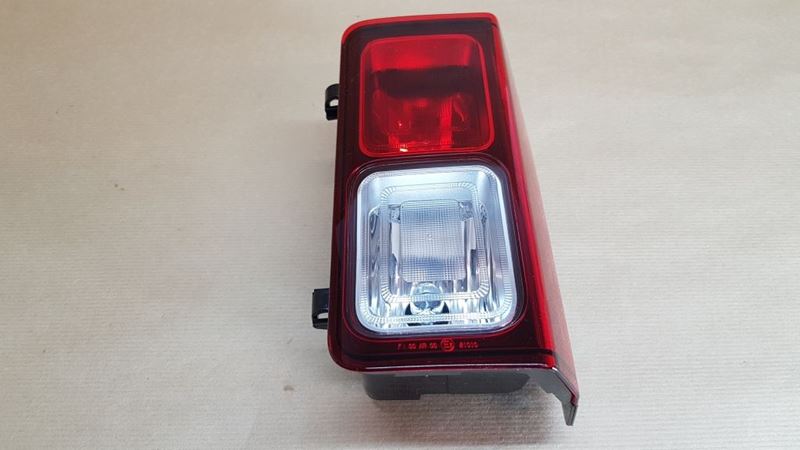 Lampa cofania lewa Oryginał Opel Vivaro B