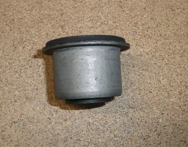 Tuleja wahacza Citroen ZX Peugeot 306 środkowa