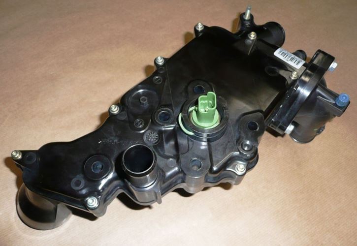 Obudowa termostatu Citroen C4 C5 Peugeot 307 2.0 Hdi