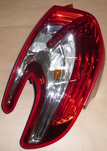 Lampa tylna Peugeot 208 prawa