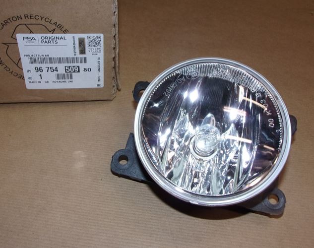 Lampa przeciwmgłowa Citroen Berlingo Citroen C3 Picasso