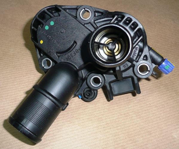 Obudowa termostatu Citroen C1 C3 Peugeot 108 1.2 Vti