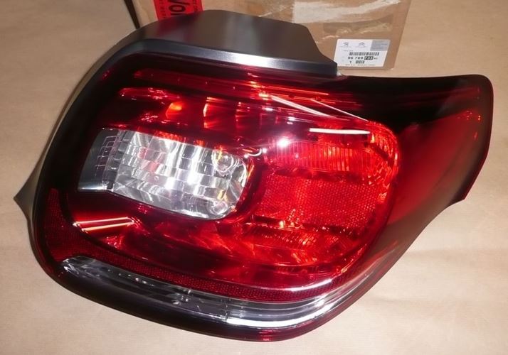 Lampa tylna Citroen DS3 prawa