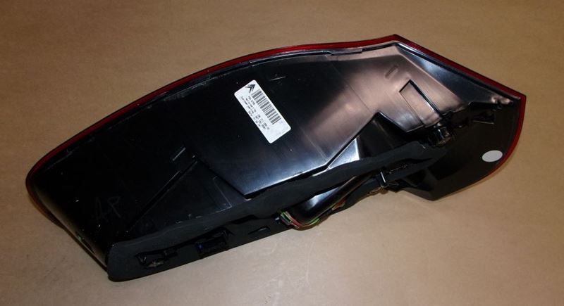Lampa tylna Citroen C4 Picasso II prawa