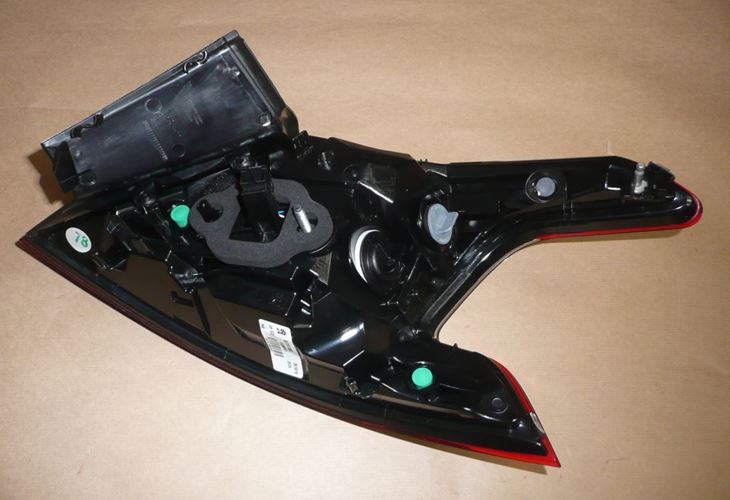 Lampa tylna Peugeot 308 II lewa