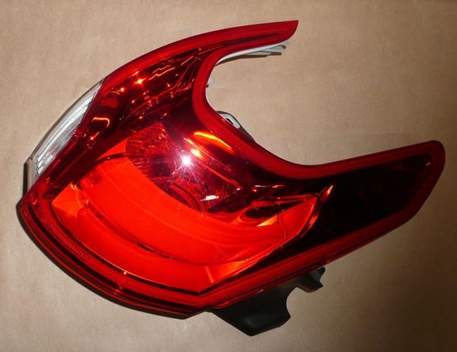 Lampa tylna zespolona Peugeot 2008 lewa
