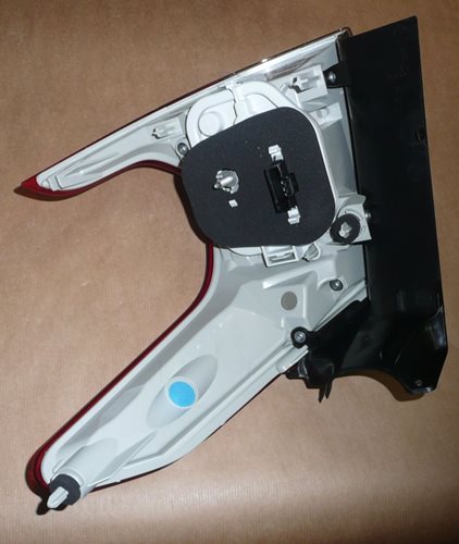 Lampa tylna zespolona Peugeot 2008 lewa