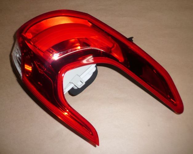 Lampa tylna Peugeot 2008 prawa