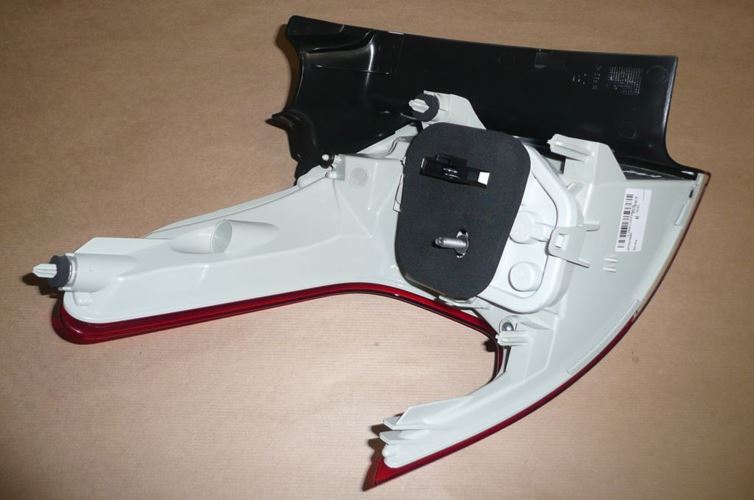 Lampa tylna Peugeot 2008 prawa
