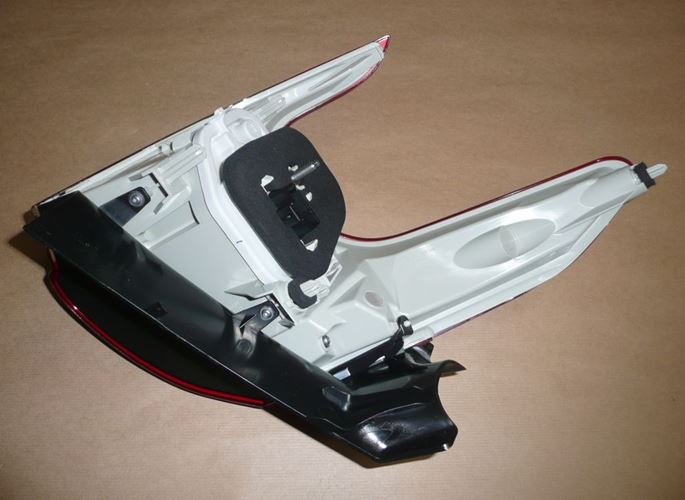 Lampa tylna Peugeot 2008 prawa