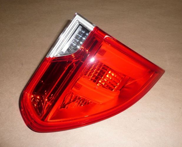 Lampa tylna Peugeot 2008 lewa