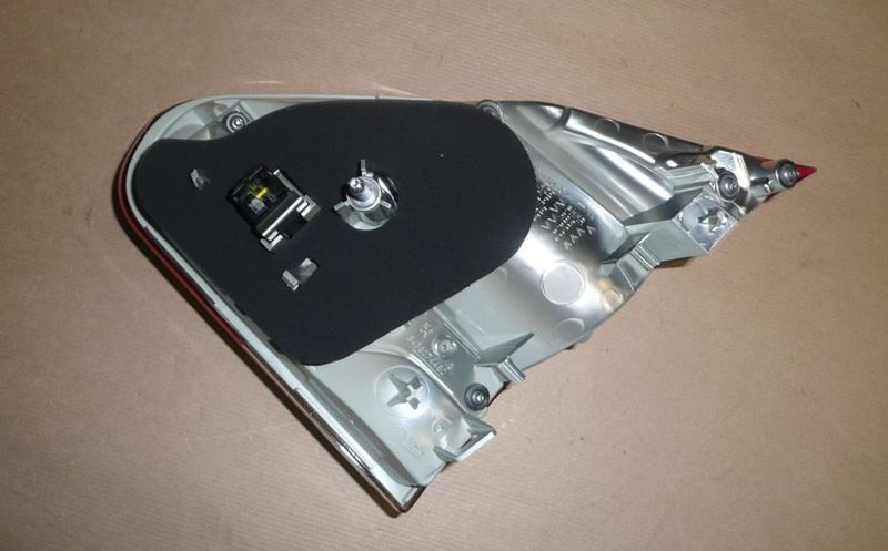 Lampa tylna Peugeot 2008 lewa